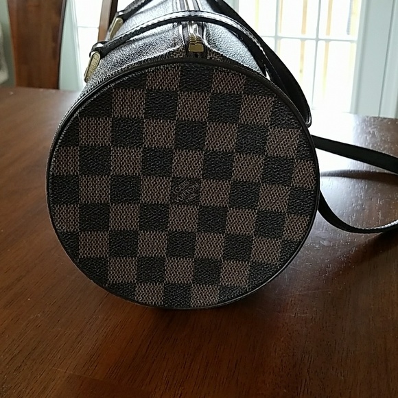 SOLD! Authentic LV Papillion 30 - Picture 3 of 8